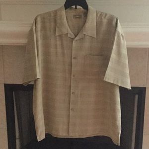 👕Nice Men’s Short Sleeve Dress or Casual Shirt.